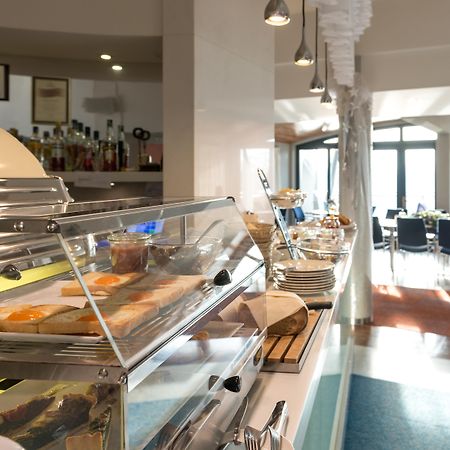 Niebieski Art Hotel & Spa Cracovia Exterior foto The interior of the restaurant