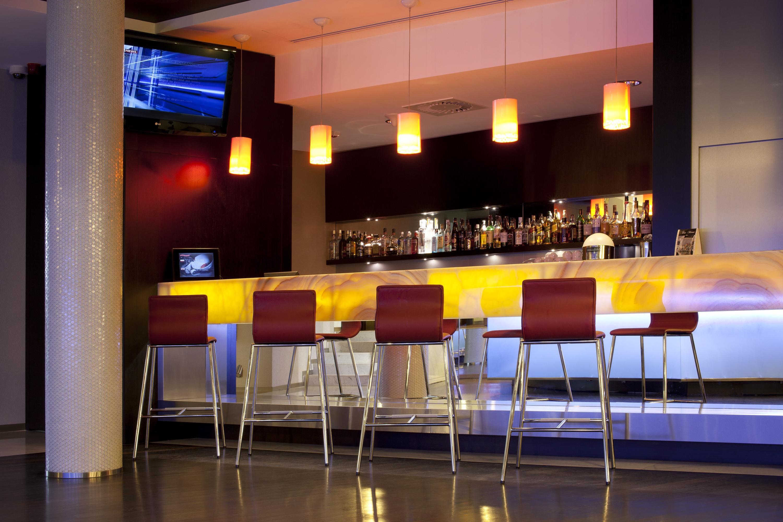 Niebieski Art Hotel & Spa Cracovia Exterior foto The bar at the lounge