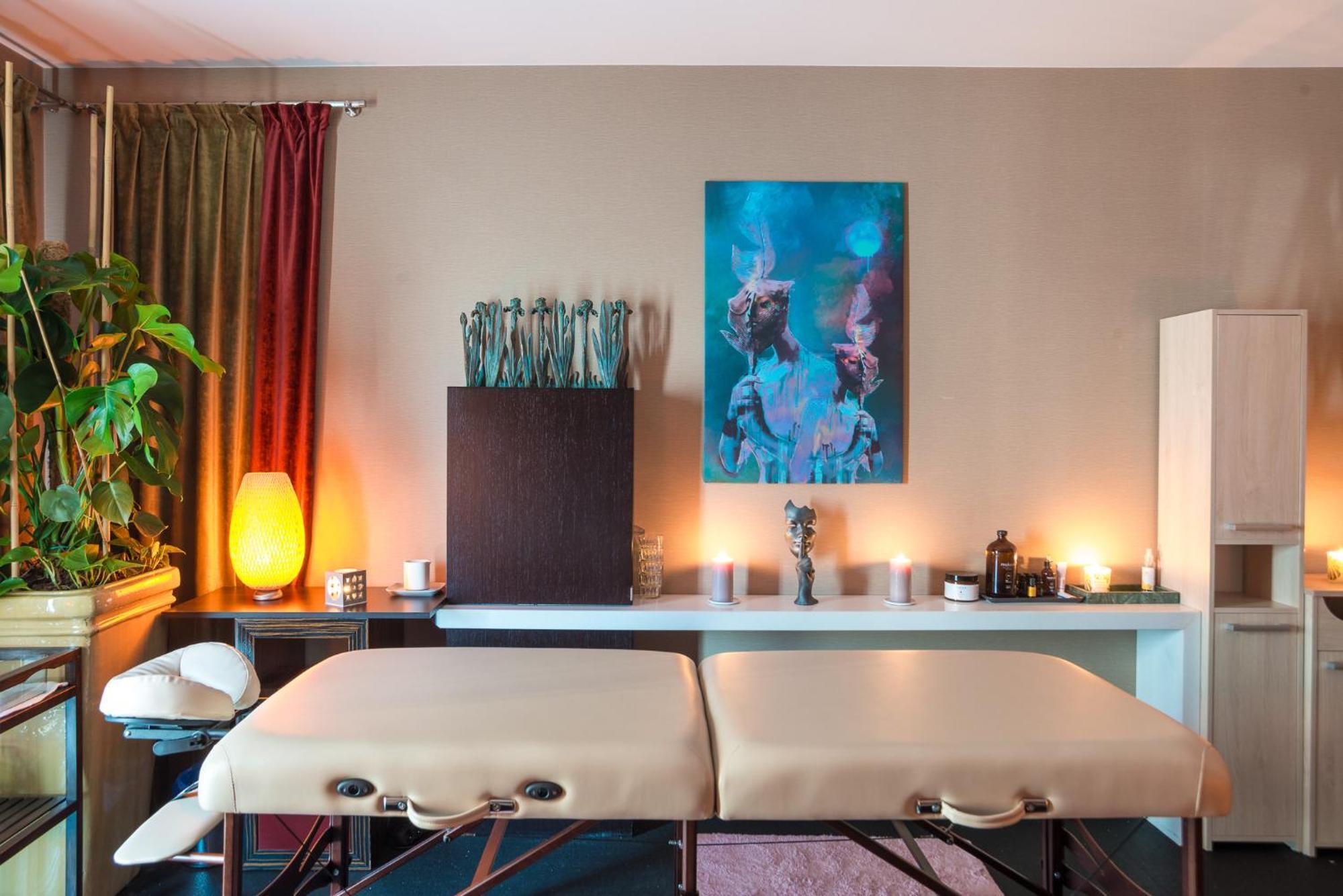 Niebieski Art Hotel & Spa Cracovia Exterior foto A massage table