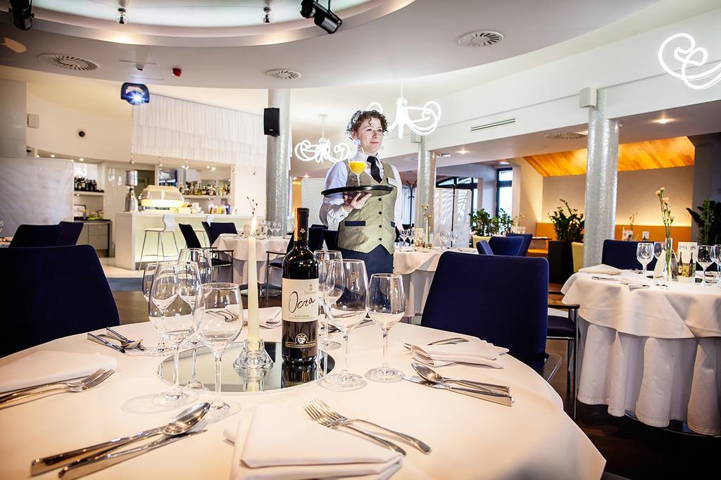 Niebieski Art Hotel & Spa Cracovia Exterior foto Restaurant