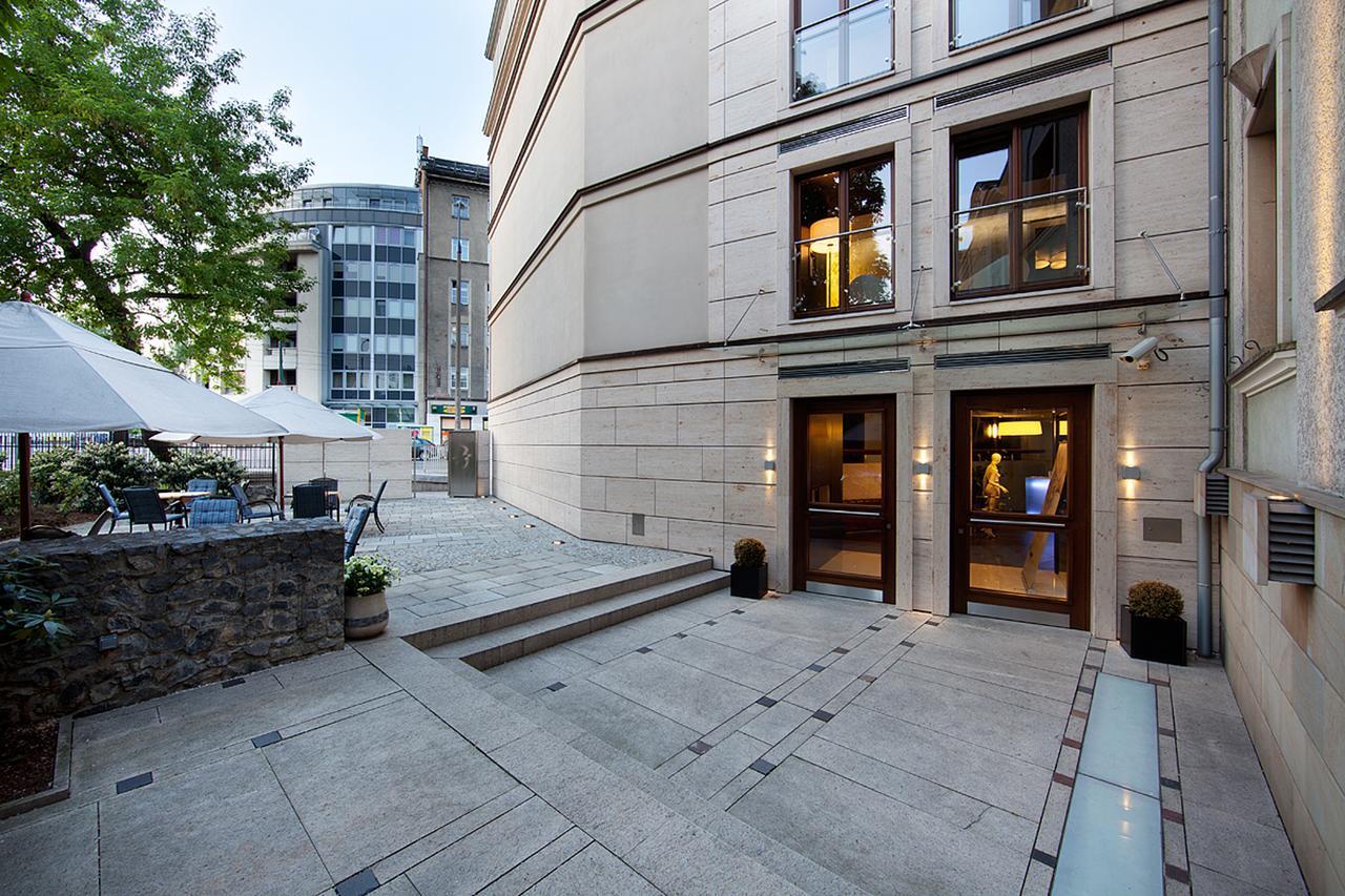 Niebieski Art Hotel & Spa Cracovia Exterior foto The courtyard of the hotel