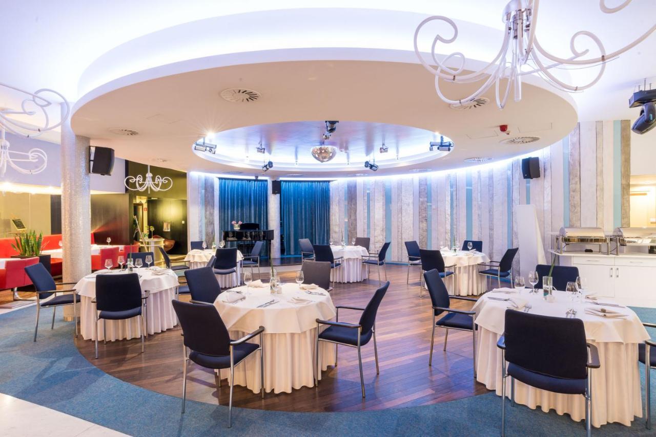 Niebieski Art Hotel & Spa Cracovia Exterior foto Restaurant