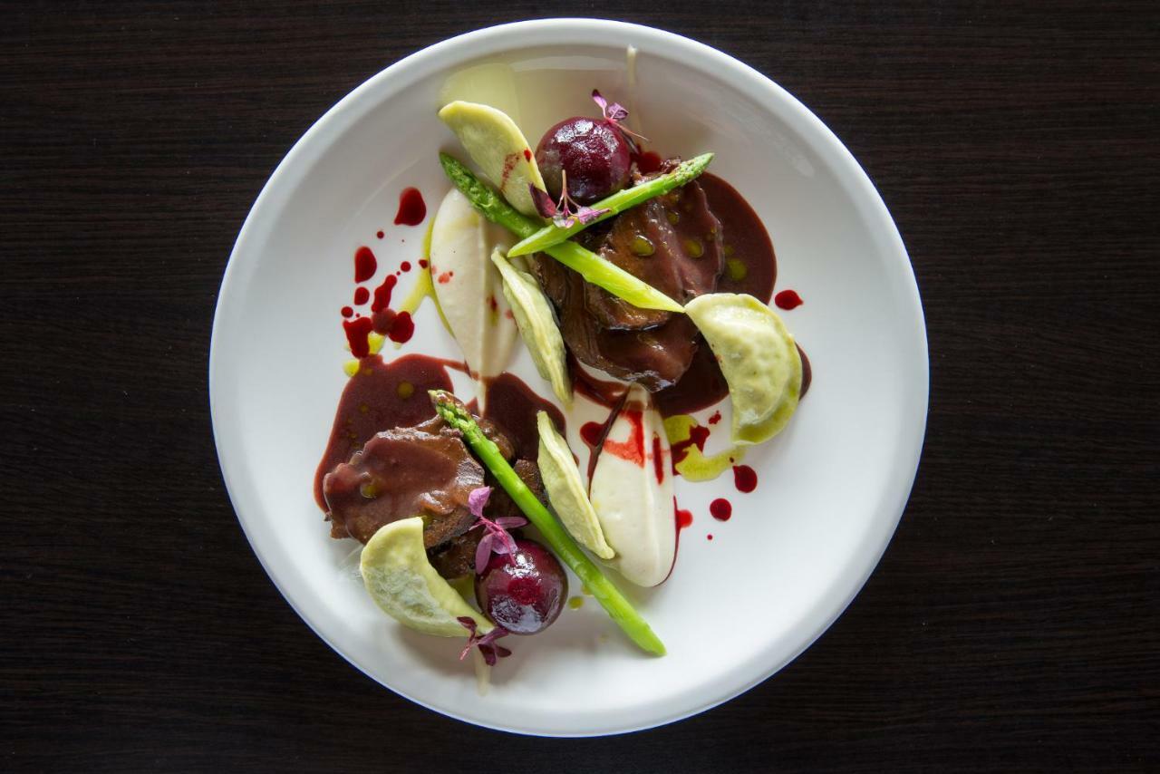 Niebieski Art Hotel & Spa Cracovia Exterior foto Foie gras with red wine