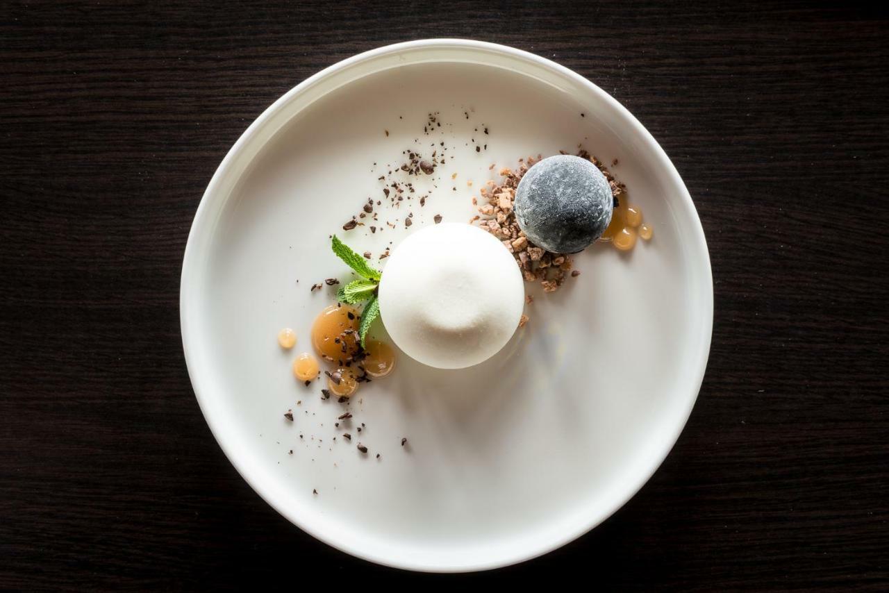 Niebieski Art Hotel & Spa Cracovia Exterior foto A dessert at the restaurant
